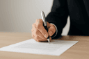 Completa un breve formulario.