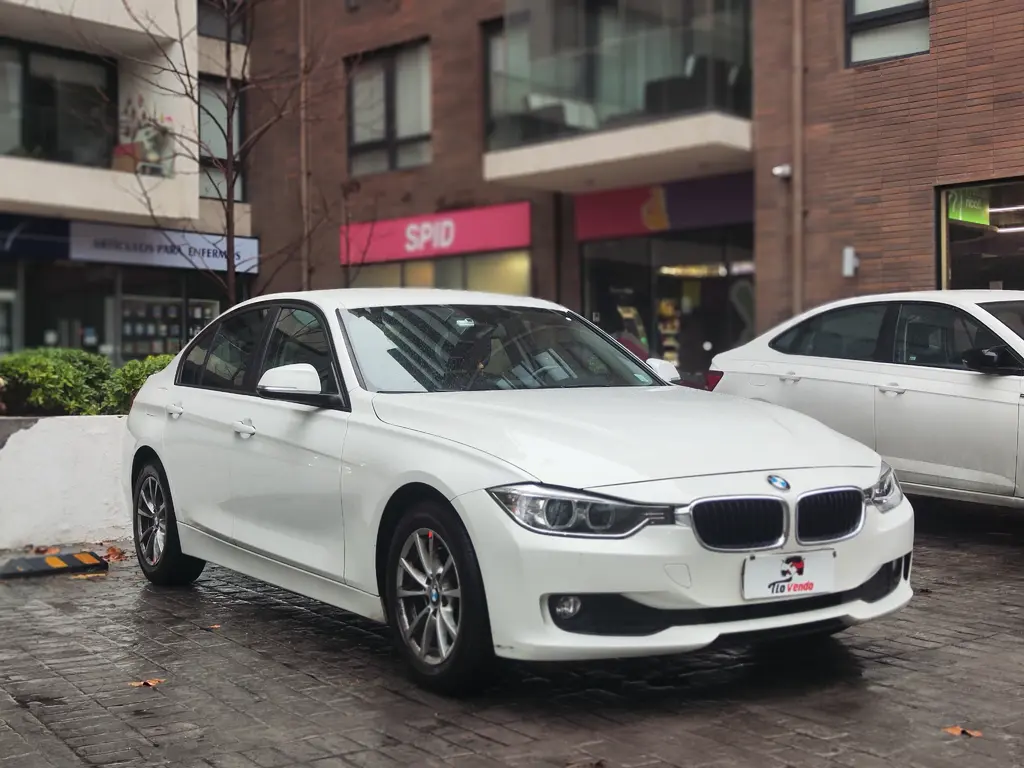 BMW 316i 2016 - lateral