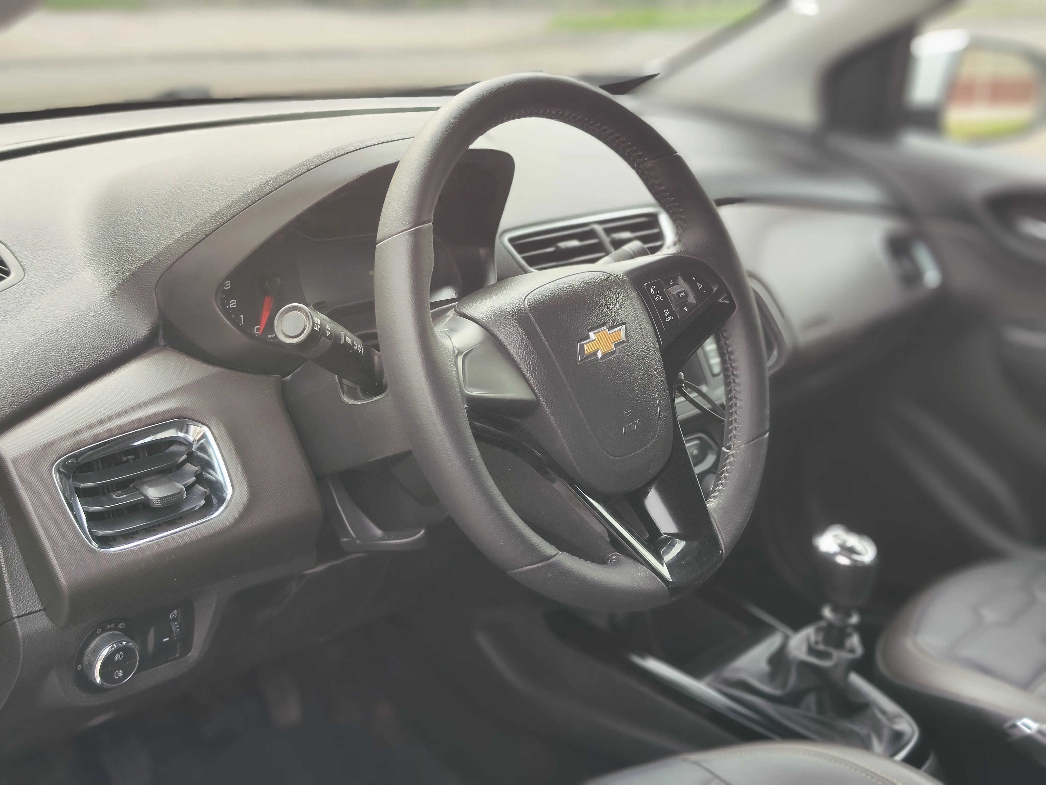 Chevrolet Prisma — foto 7 de 13