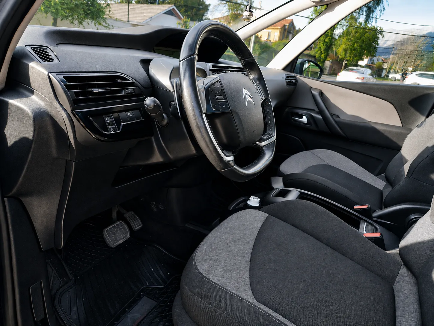 Citroën C4 Picasso — foto 8 de 13
