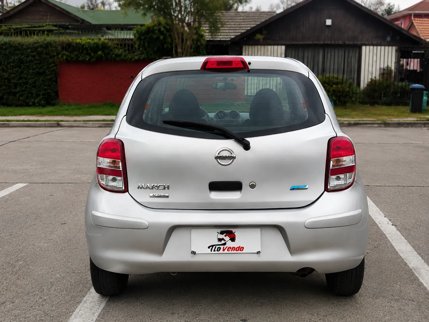 Nissan March — foto 8 de 13