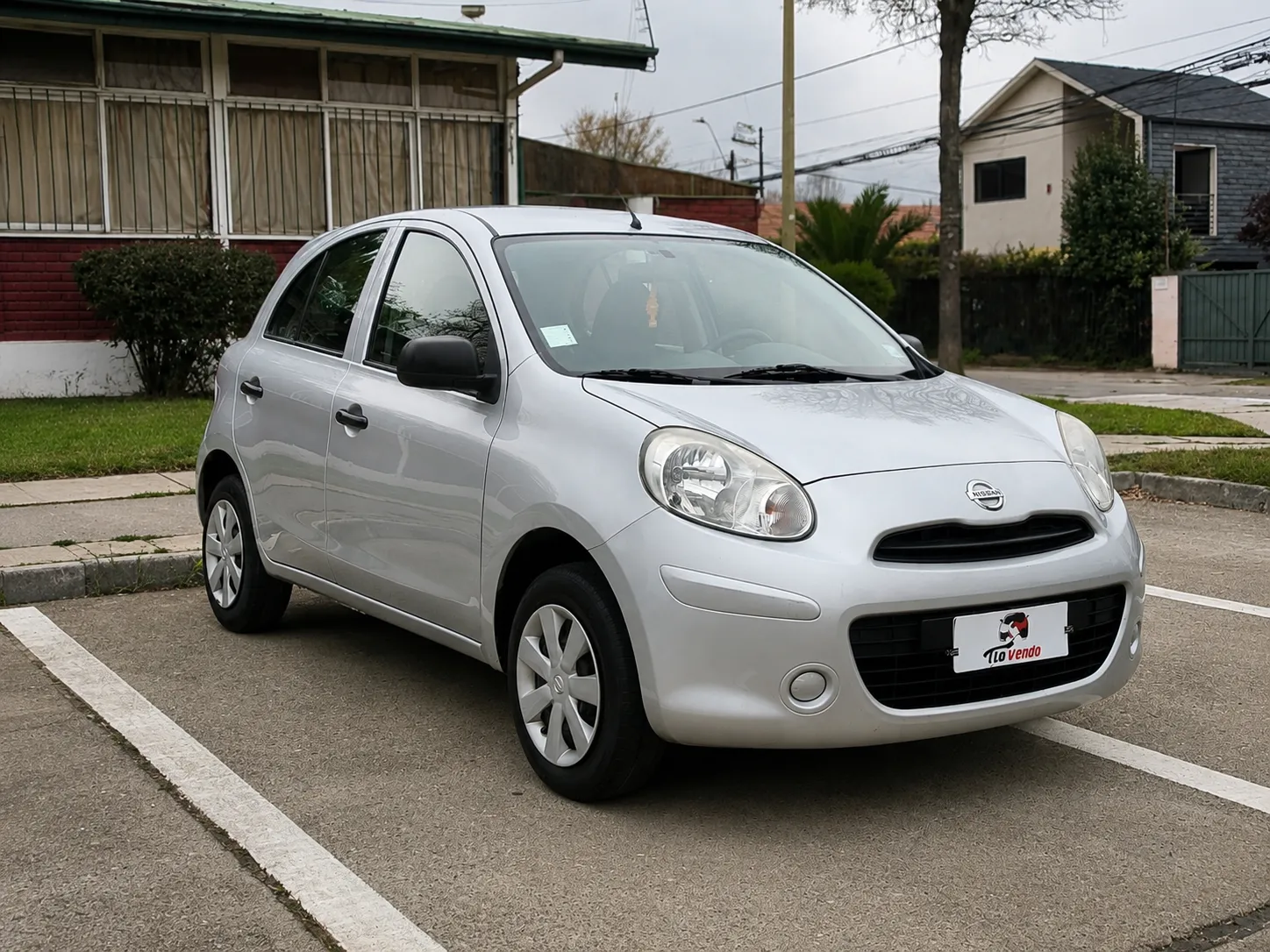Nissan March — foto 9 de 13
