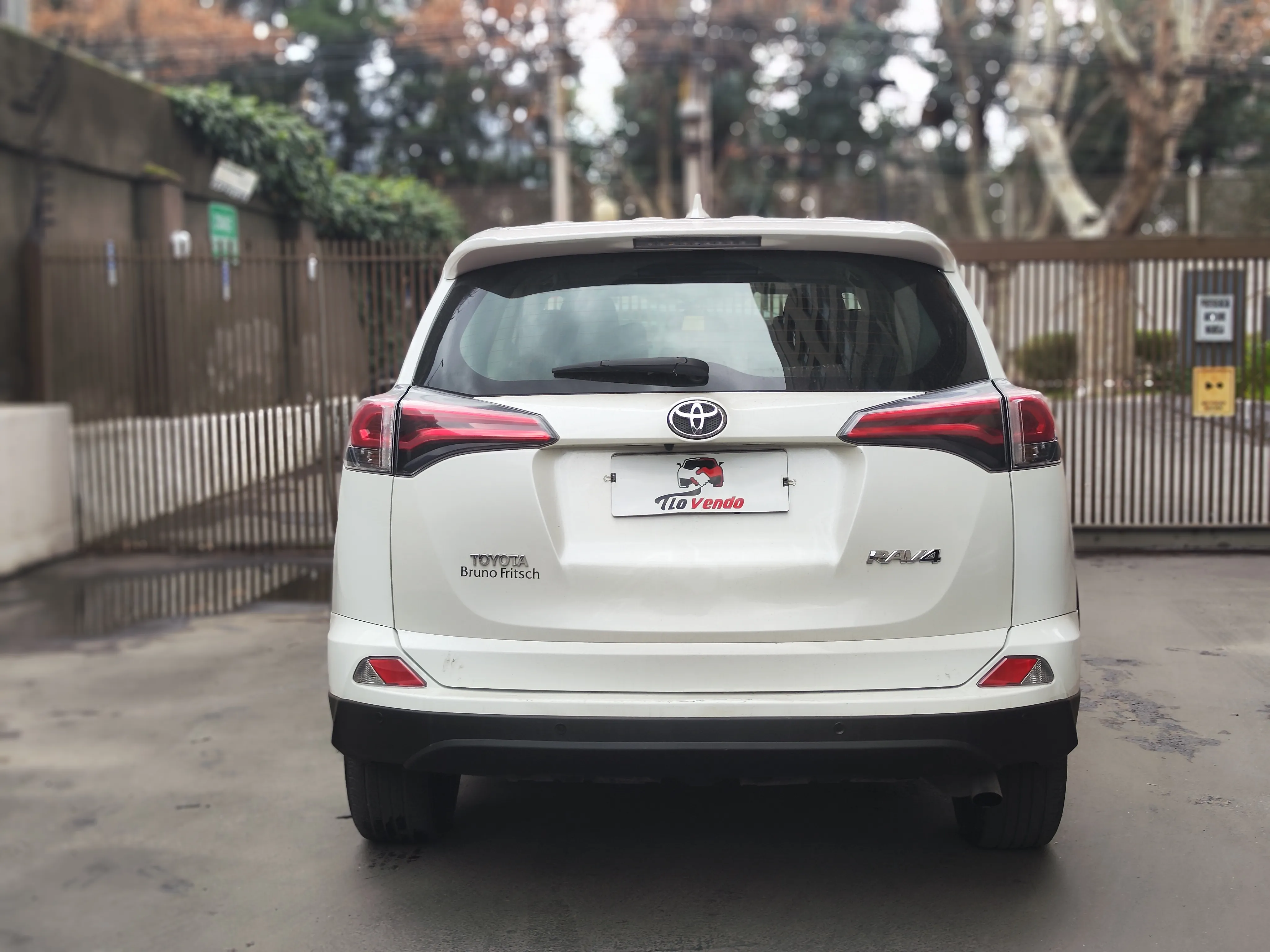 Toyota RAV4 — foto 5 de 13