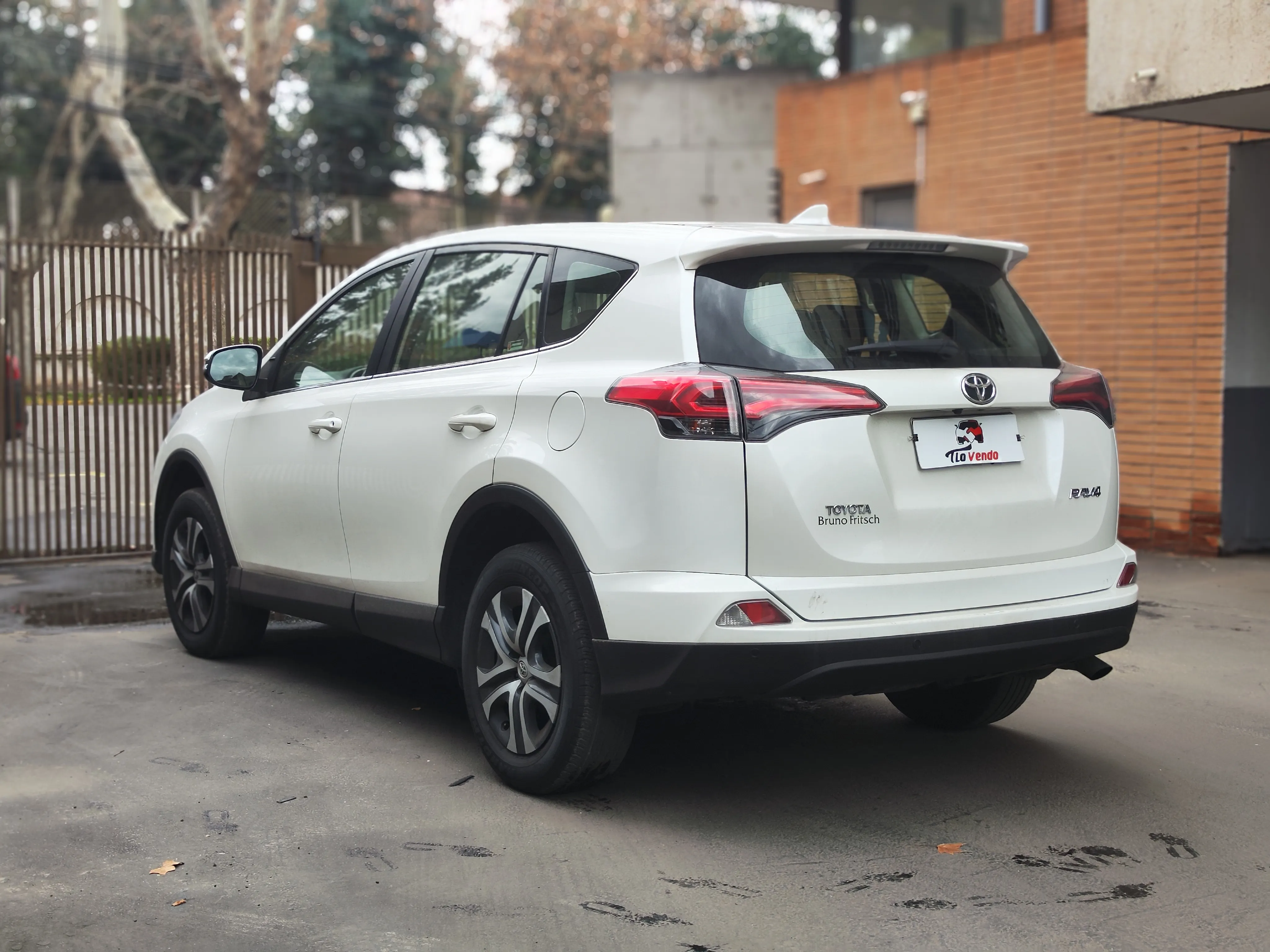 Toyota RAV4 — foto 6 de 13