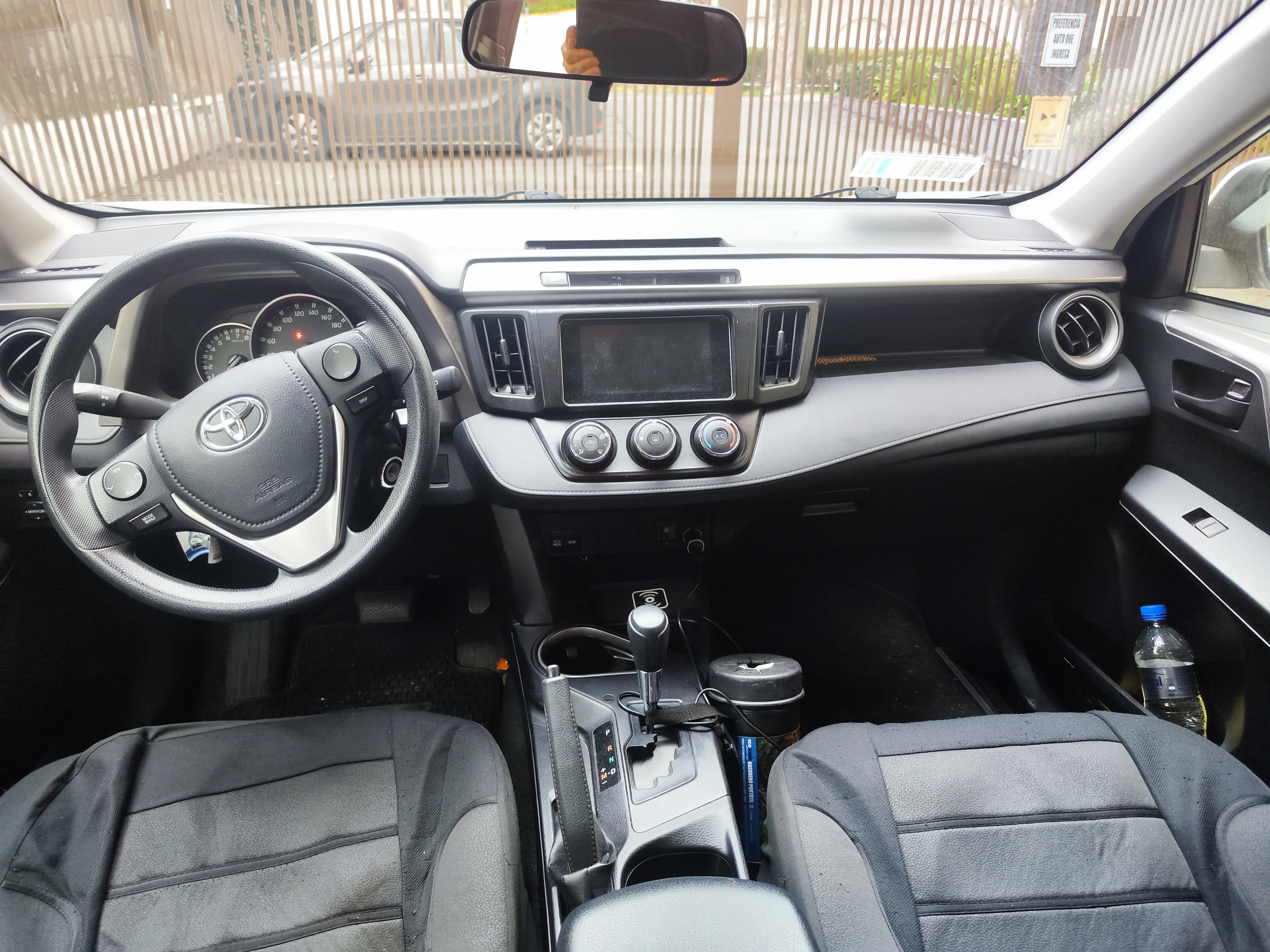 Toyota RAV4 — foto 10 de 13